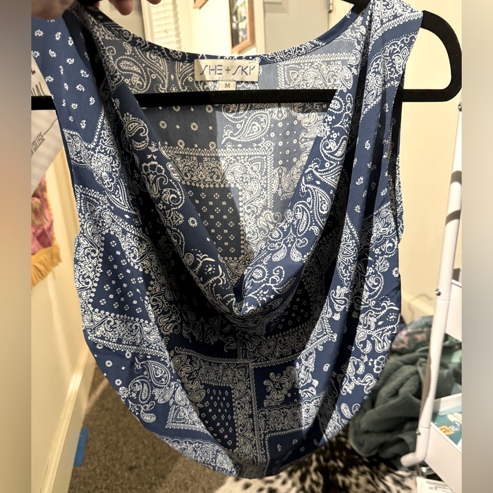 She + Ski bandanna top